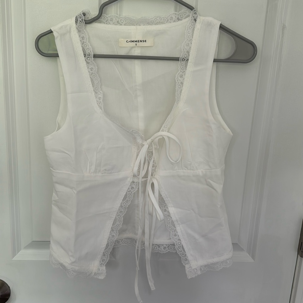 Commence never worn tie front lace tank top